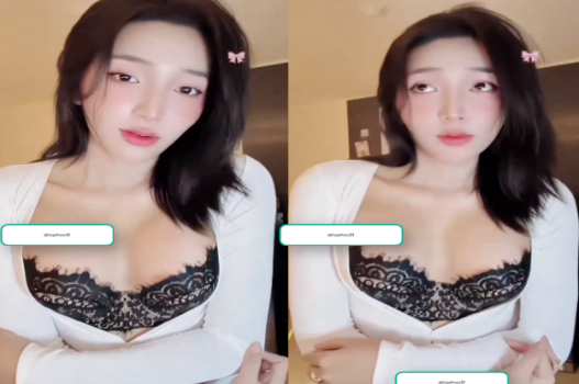 Em mặc đồ lưới làm tình sướng run